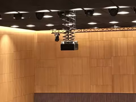 Beamer im großen Saal 
